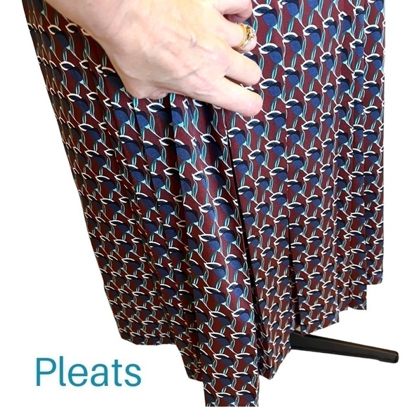 Zara Geometric Print Silky Satin Midi Skirt with Pleats - Picture 5 of 16